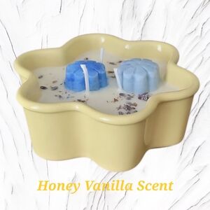 Honey Vanilla Scented Candle 100% Soy Wax in Flower Dish